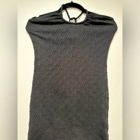 H&M Black halter bodycon dress with pattern and tie around the neck. Size M - Picture 2 of 4